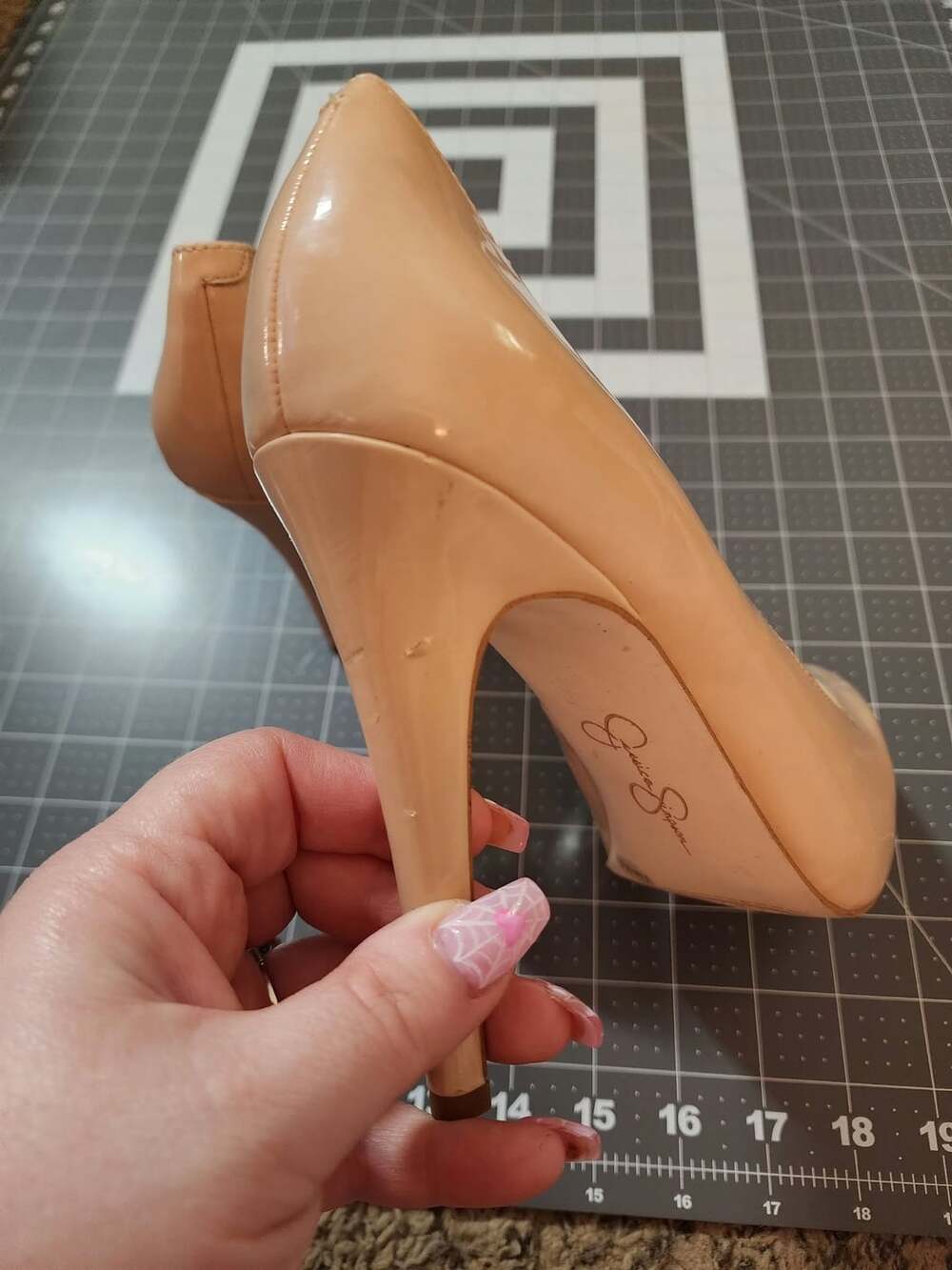 Jessica Simpson Parisah Platform Pump Size 8.5M Nude Patent Leather Heels